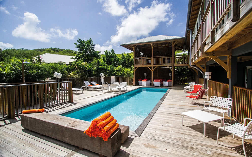 17-french-coco-pool