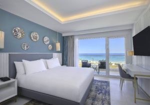 A14 Deluxe One Bedroom Suite with Sea Front view 1